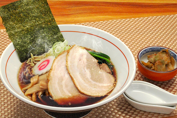 黒醤油ラーメン