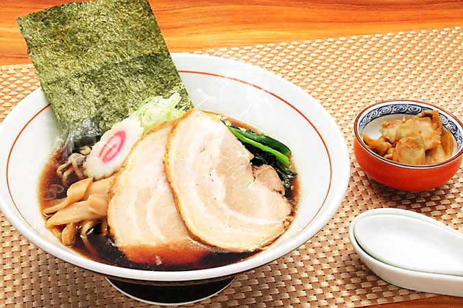 黒醤油ラーメン